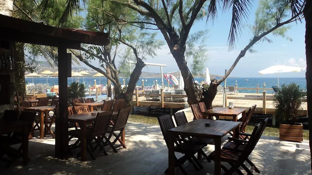 Gunisigi Hotel Türkbükü Couette-café